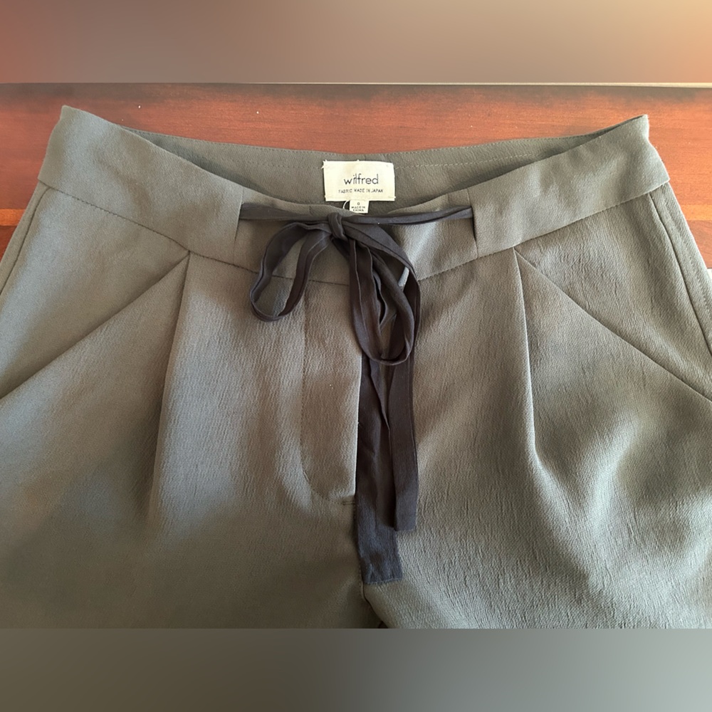 Wilfred Olive Colour Cropped Pants with Black Ribbon Drawstring Waist